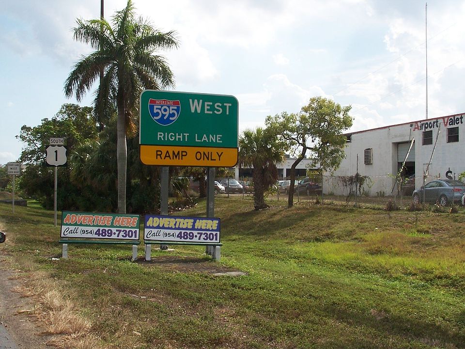 Entrance off S. US Federal HyHwy