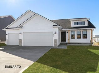 816 32nd St SW, Altoona, IA 50009