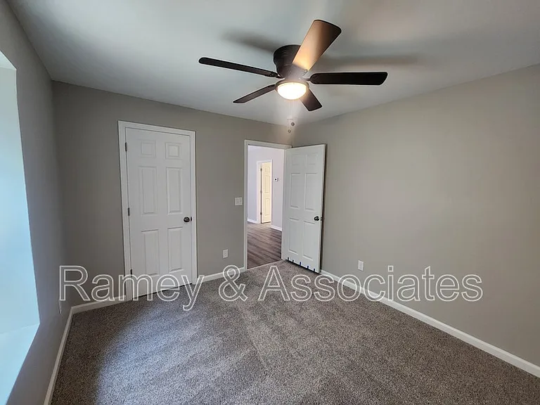 515 S 20th St — Photo 16