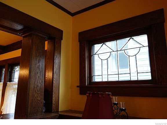 5th image of 318 Linden Ave