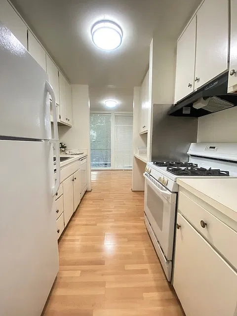 2700 Le Conte Avenue #406 - 1 — Photo 1