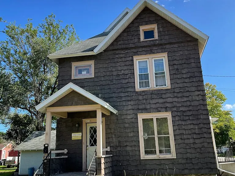 421 Scott Ave — Photo 1