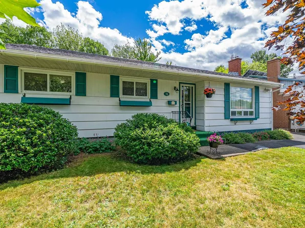 16 Stonehaven Rd, Halifax, NS B3N 1G1