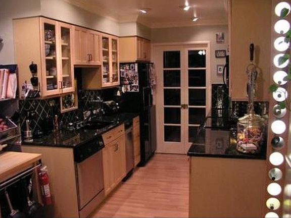 Luxury eat-in kitchen