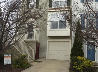 2451 Fox Stream Ln, Herndon, VA 20171