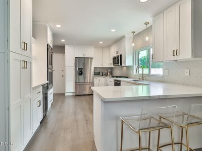168 E Gainsborough Rd, Thousand Oaks, CA, 91360