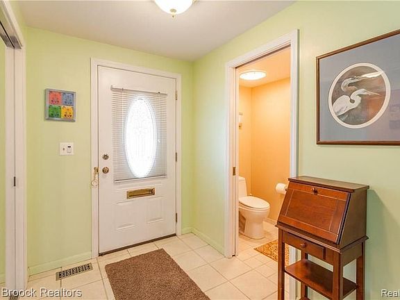 3rd image of 1606 Brentwood Dr