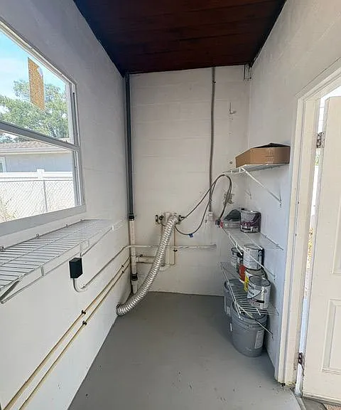 1014 E Okaloosa Ave — Photo 4
