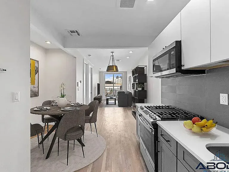 153 Erasmus St #2R — Photo 1