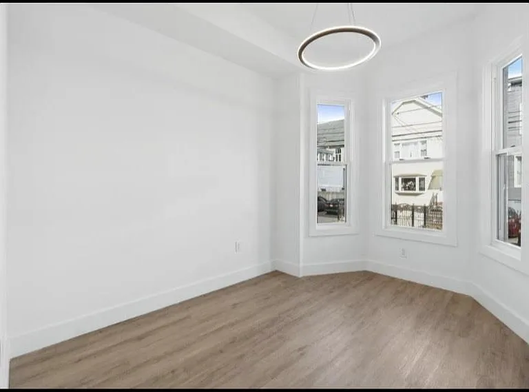 234 Webster Ave #1R — Photo 3