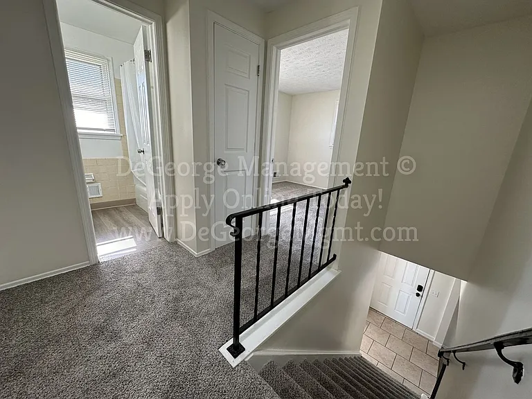 Sterling Square Townhomes — Photo 14