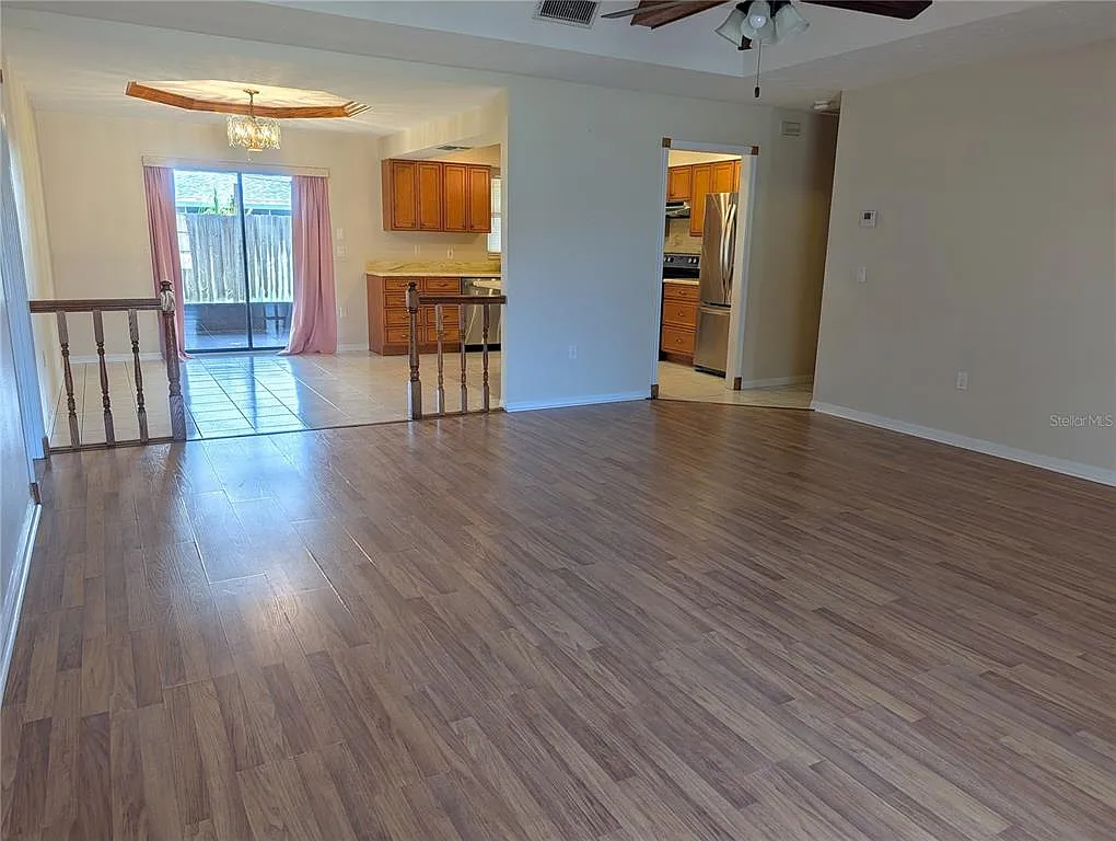 3 bed, 2.0 bath, 1601 sqft, $2,500 — Photo 4