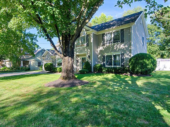 3rd image of 191 Beechwood Dr