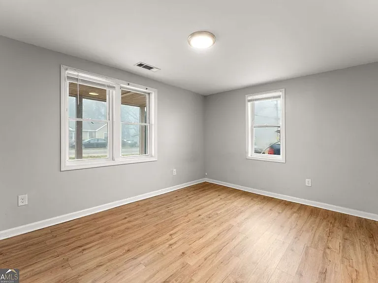 212 Walker Dr — Photo 13