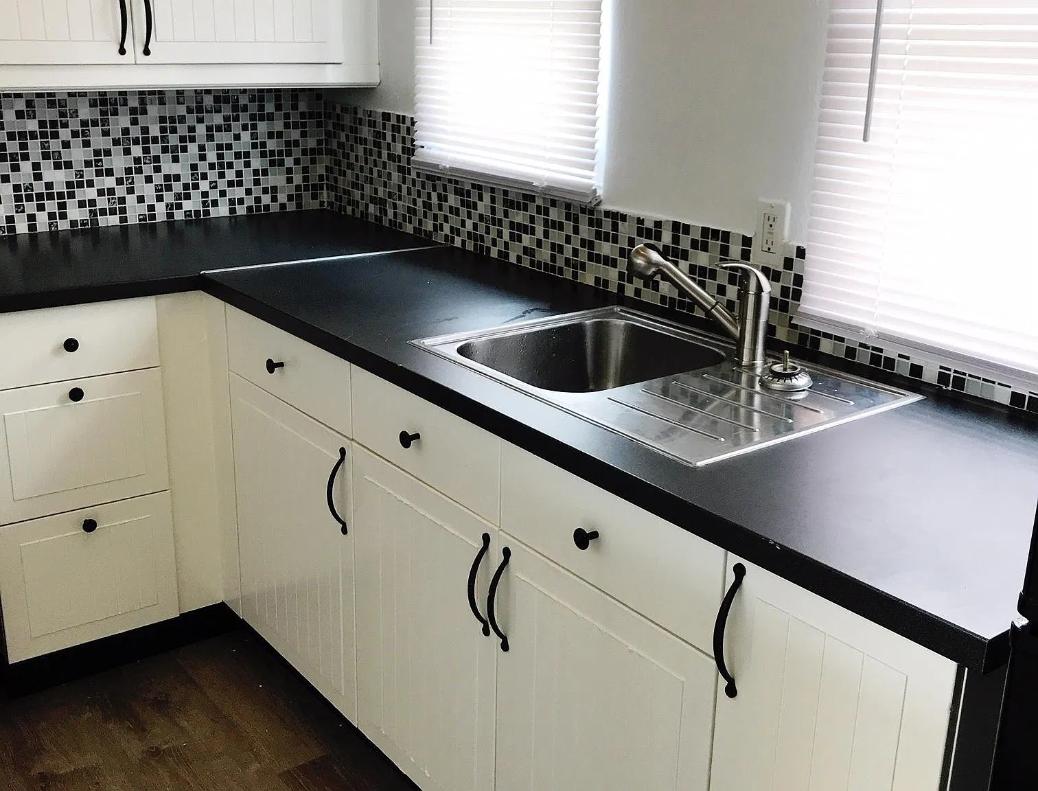 Studio, 300 sqft, $1,695 — Photo 2