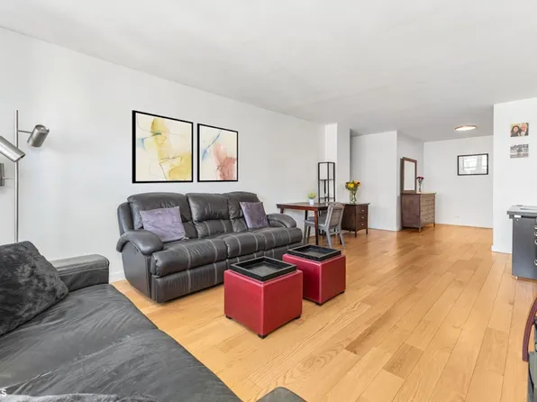 155 East 38th Street image 11 of 14