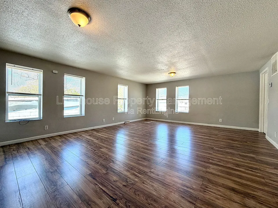 273 E Forest Ave #6