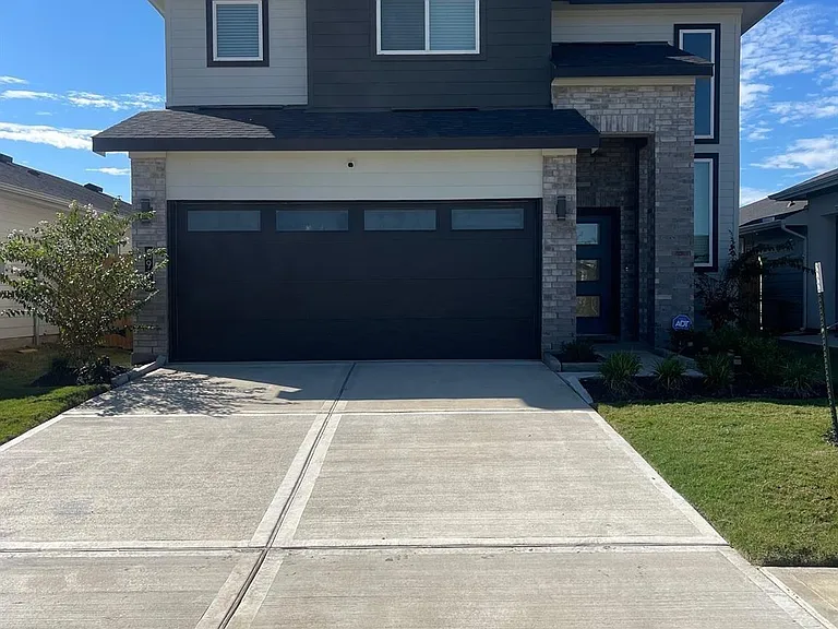 2918 Stamford Hill Ln — Photo 1