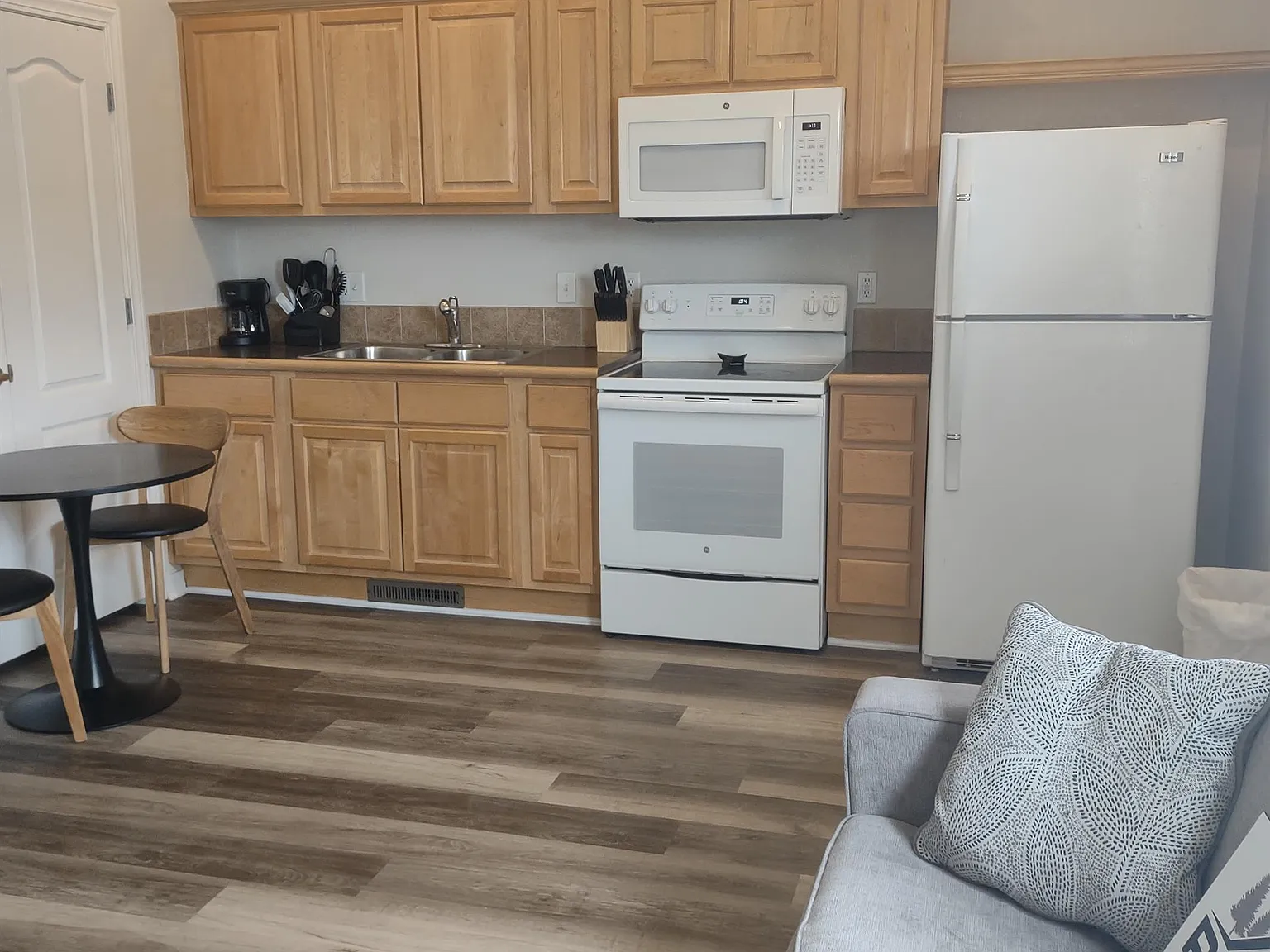 925 Wilson Street - 2 — Photo 3