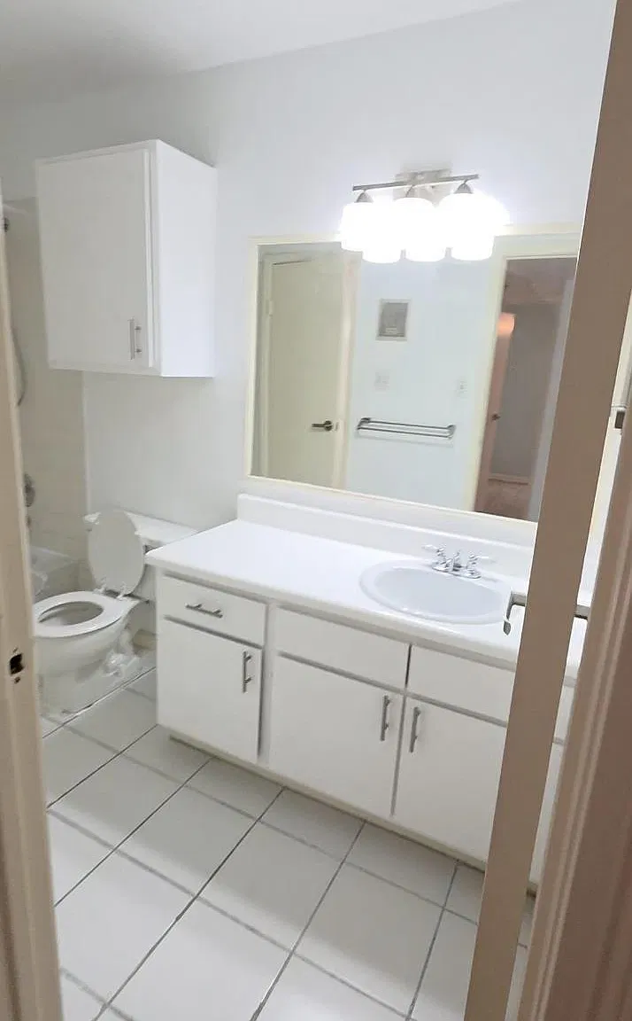 2 bed, 1.0 bath, 796 sqft, $995 — Photo 4