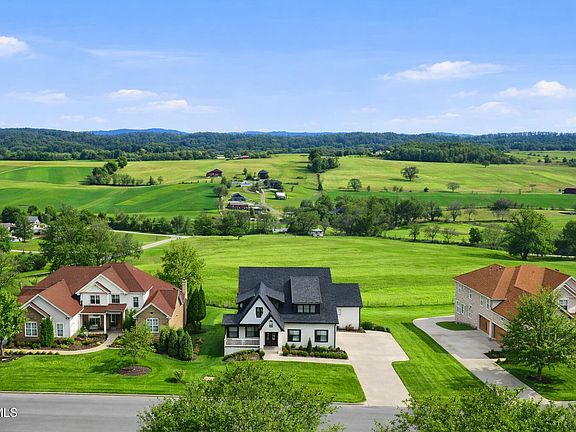 4th image of 141 Laurel Ridge Dr