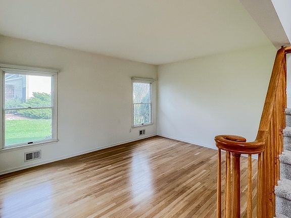 2nd image of 9 Collins Dr
