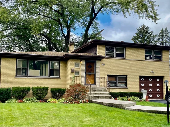 334 Patricia Dr, Chicago Heights, IL 60411