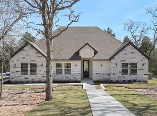 111 Kingwood Dr, Elgin, TX 78621
