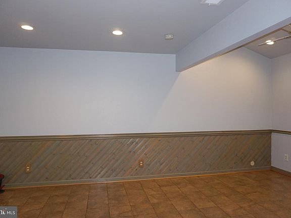 5th image of 122 Danford Dr