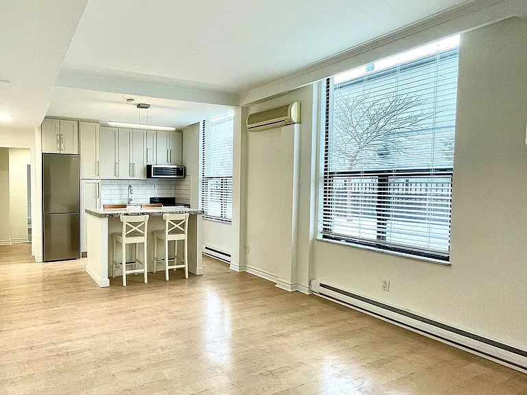 423 Avenue Rd #1 — Photo 7