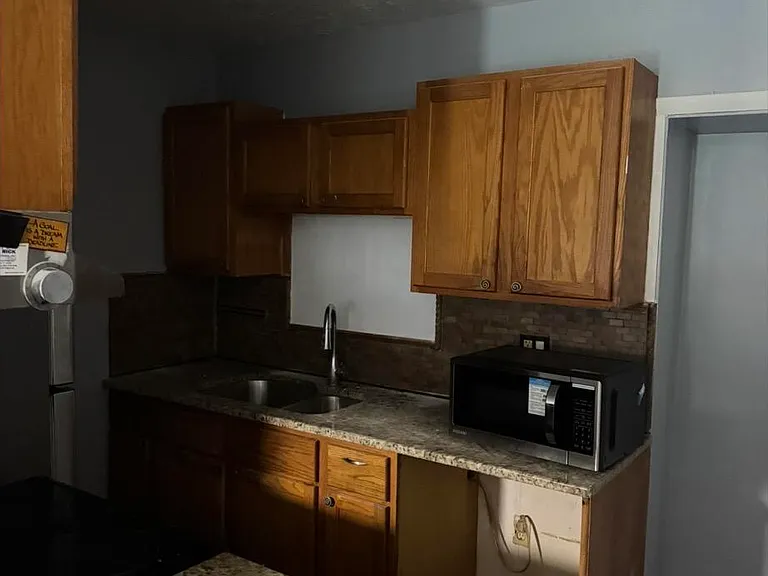 3235 Ocean Pkwy — Photo 6