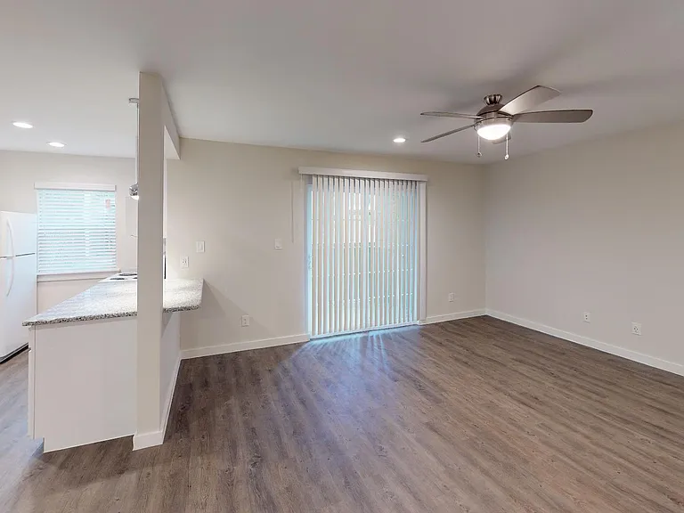 Mosswood Apartments — Photo 55