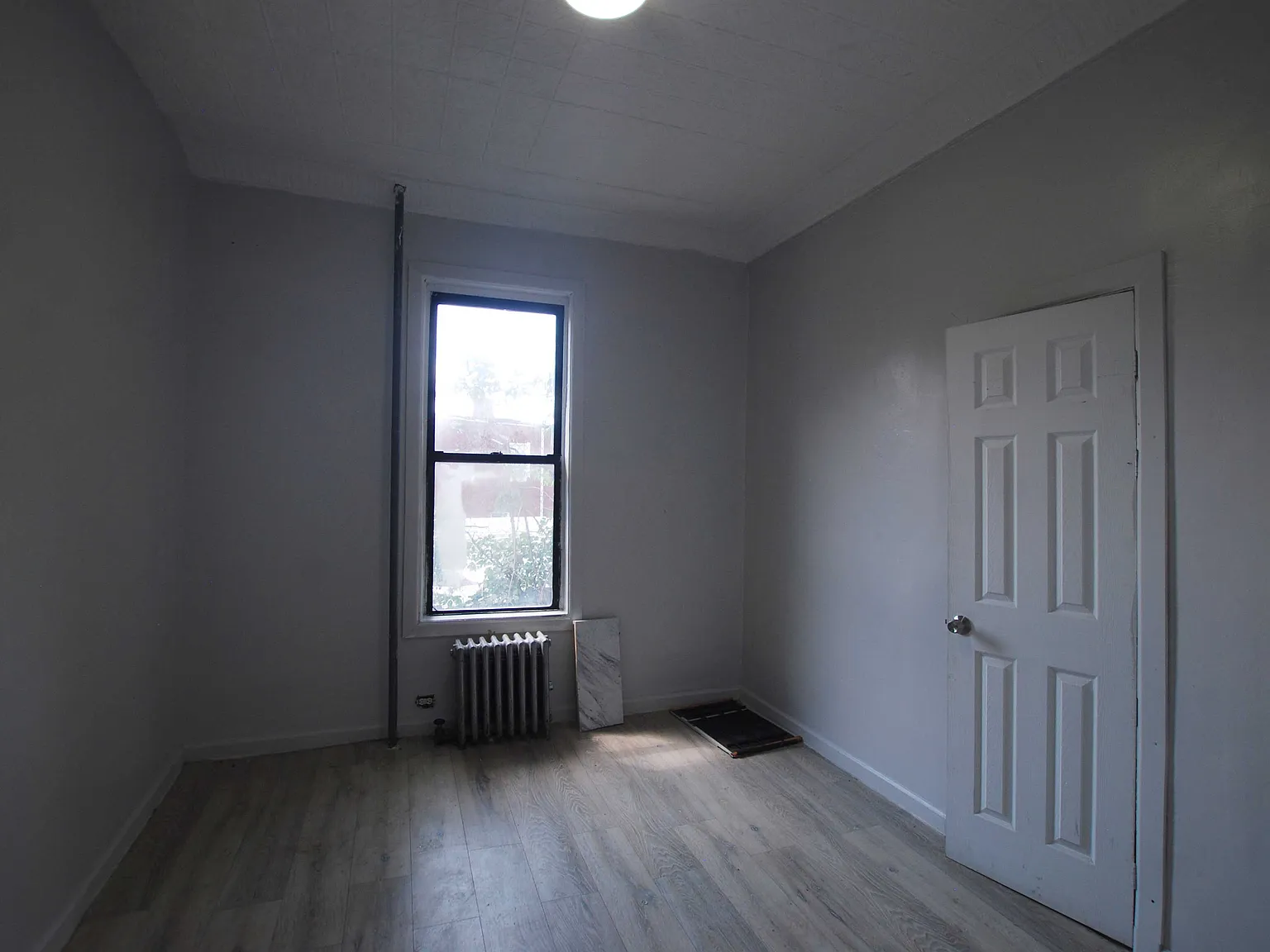 2 bed, 550 sqft, $2,300 — Photo 1