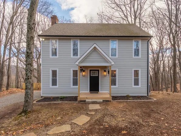 20 Ledges Cir, Hardy, VA 24101