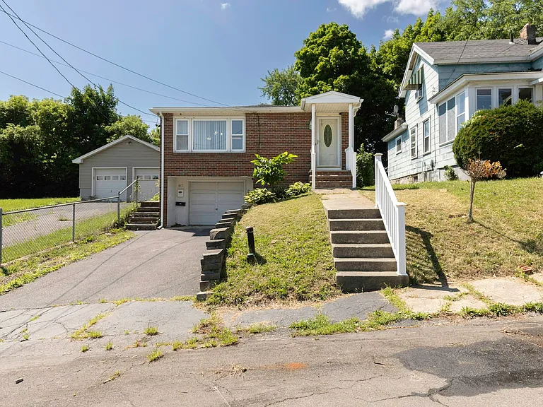 817 Winton St #1 — Photo 26