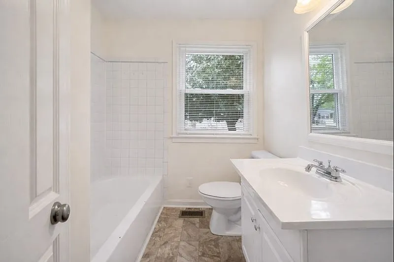 1637 Wingfield Dr — Photo 3