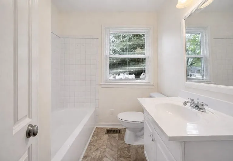 1637 Wingfield Dr — Photo 3