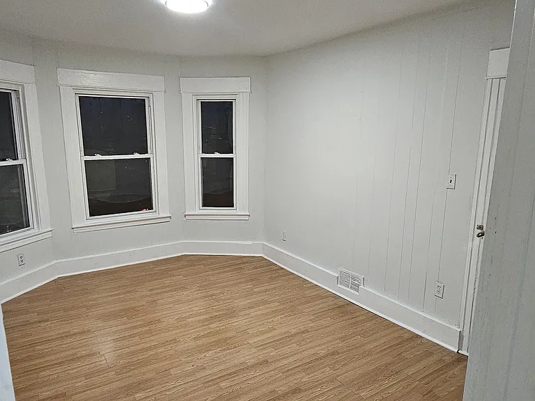 587 Winchester Ave #2 — Photo 8