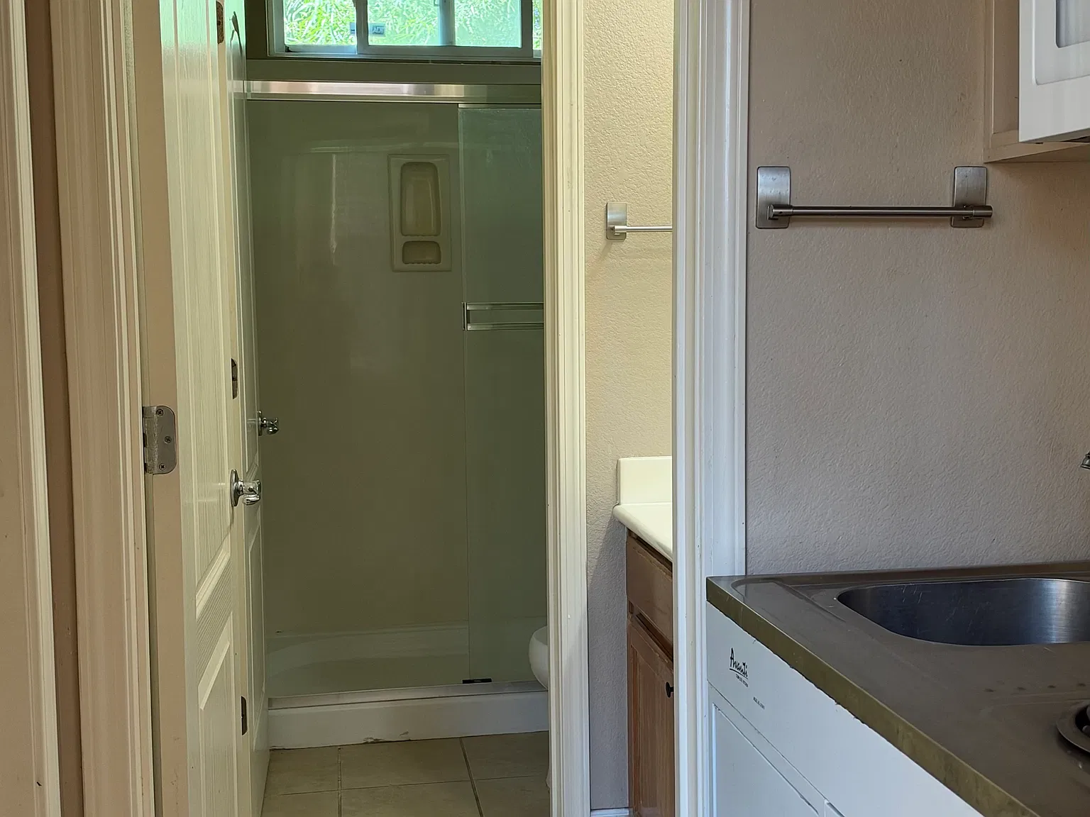 273 Anthony Ave — Photo 4