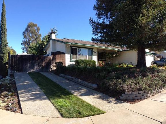 FRONT- RV/BOAT PARKING