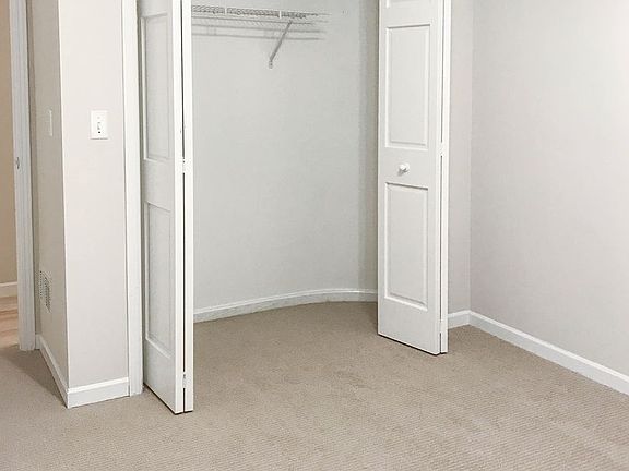 4th image of 2730 N Wayne Ave APT 1