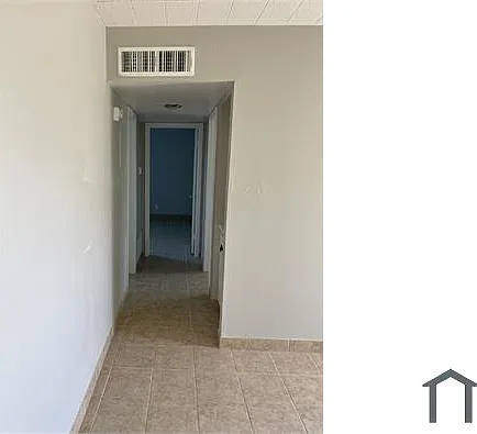 6512 N 63rd Ave — Photo 2