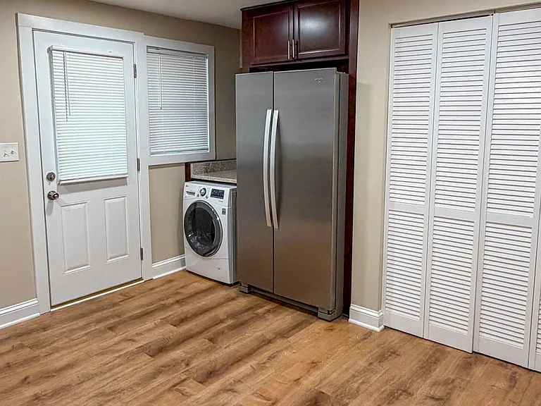 9427 Nerbonne Ave — Photo 3