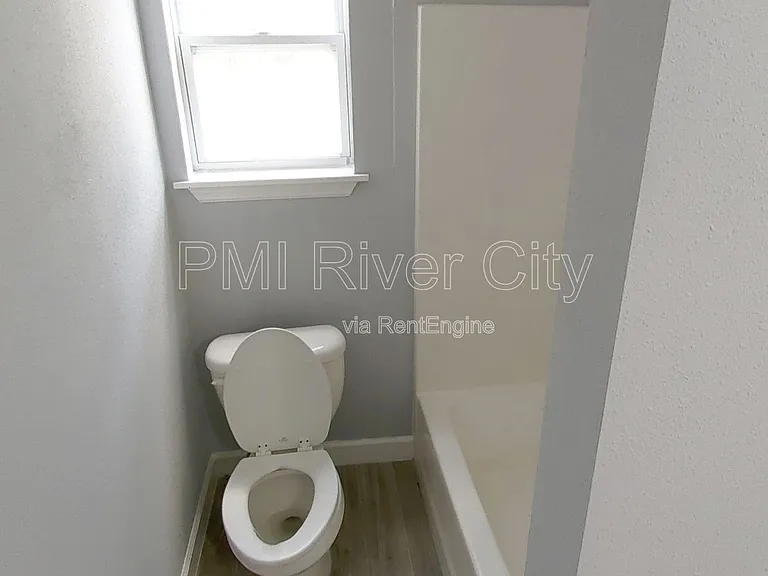 151 W 17th St #1 — Photo 8