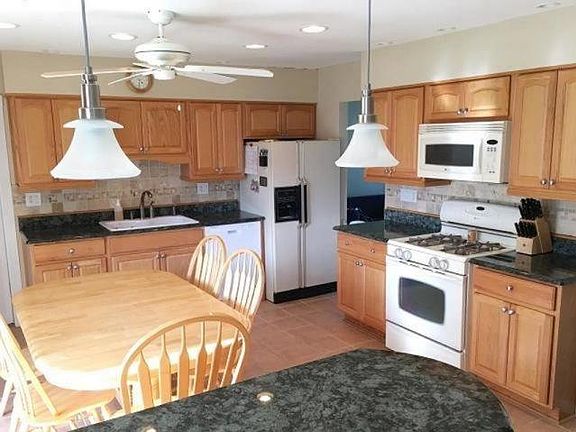 4th image of 1335 E Kennedy Dr