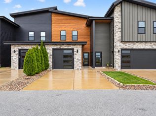 347 Sawgrass Dr, Crown Point, IN 46307