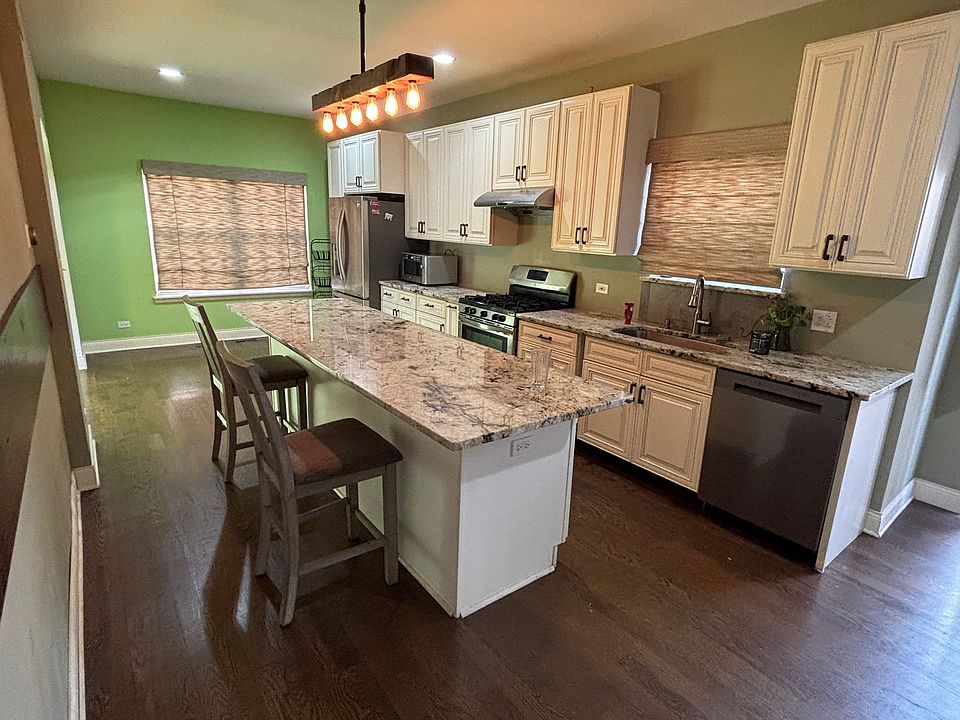 1st image of 1045 Greenbriar Dr