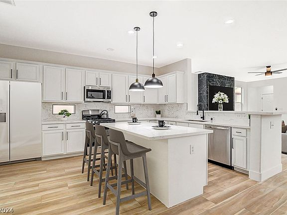 2nd image of 9025 Ellenbrook St