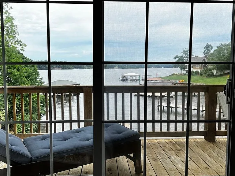 137 Fern Haven Ln — Photo 2