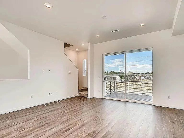 6770 Raritan Dr — Photo 8